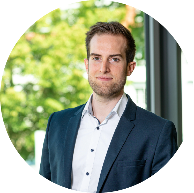 Portraitfoto des Absolventen Christian Kreidt.