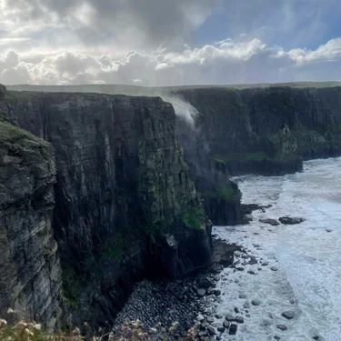 Schöner Wasserfall in Irland
